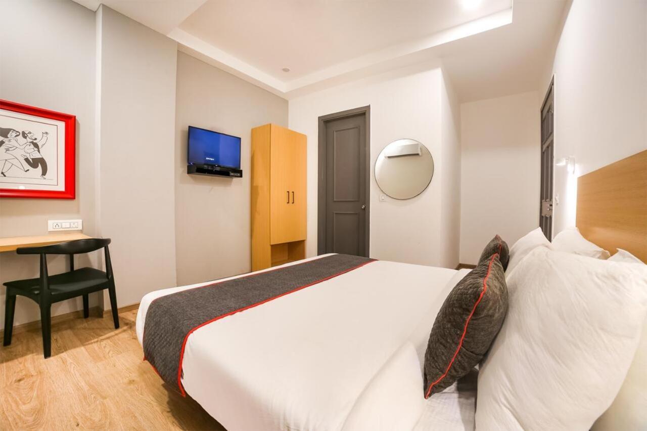 Hotel Admire Inn "Atta Market, Noida Sector 18" Bagian luar foto