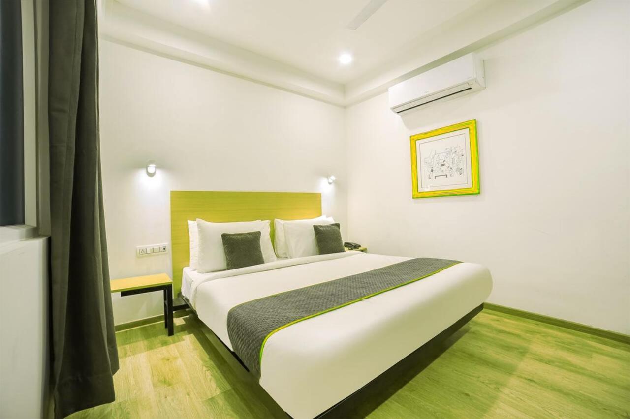 Hotel Admire Inn "Atta Market, Noida Sector 18" Bagian luar foto