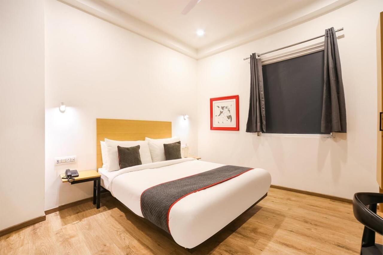 Hotel Admire Inn "Atta Market, Noida Sector 18" Bagian luar foto