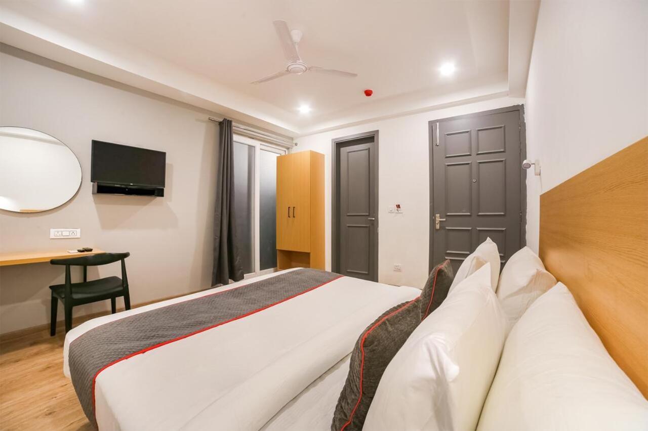 Hotel Admire Inn "Atta Market, Noida Sector 18" Bagian luar foto