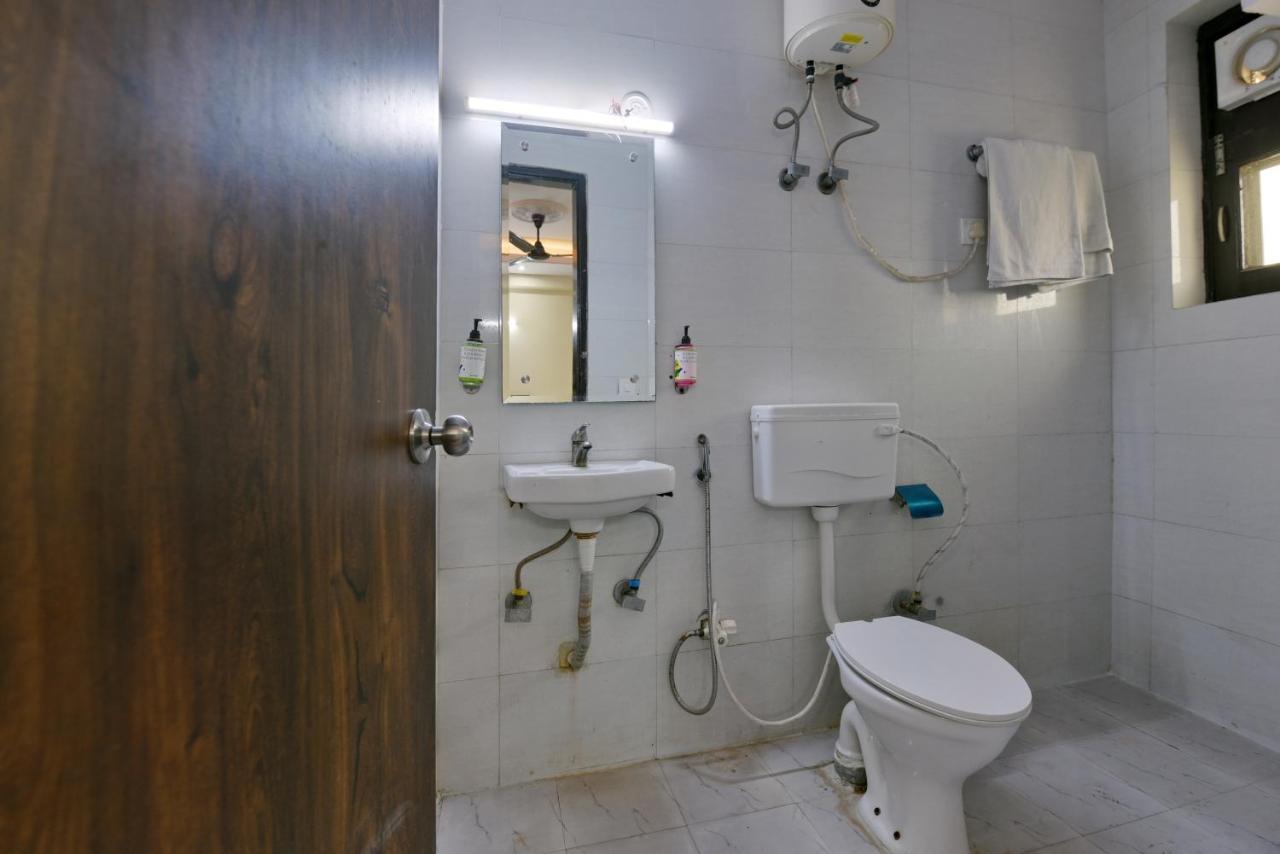 Hotel Admire Inn "Atta Market, Noida Sector 18" Bagian luar foto