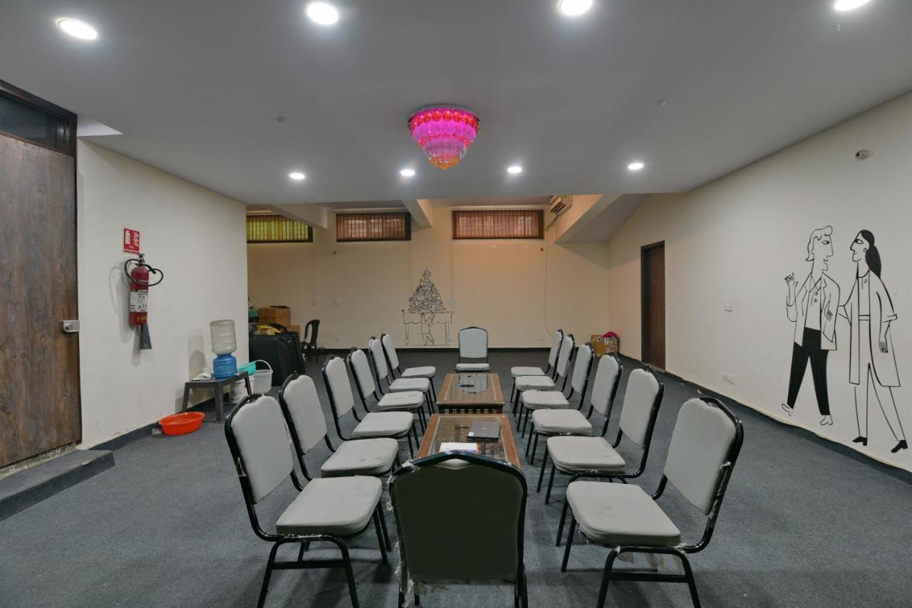Hotel Admire Inn "Atta Market, Noida Sector 18" Bagian luar foto